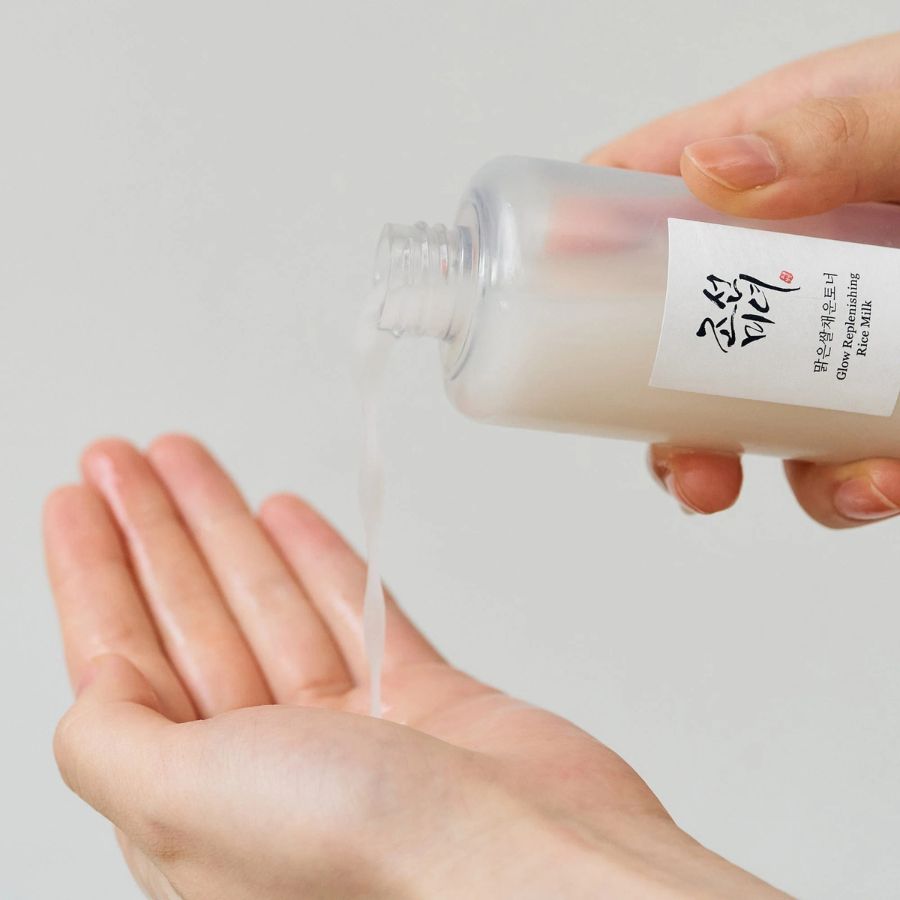 Glow gjenfyllende risemelk toner 150 ml fuktighetsgivende dobbel-lagsformel