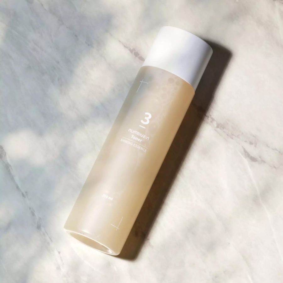 NUMBUZIN No.3 Super Glowing Essence Toner med fermentert glød